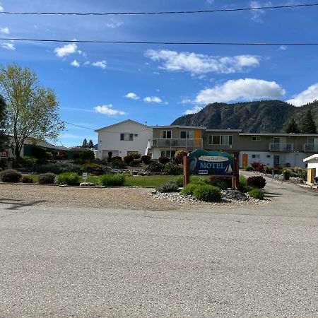 Holiday Beach Resort Motel Okanagan Falls Eksteriør bilde